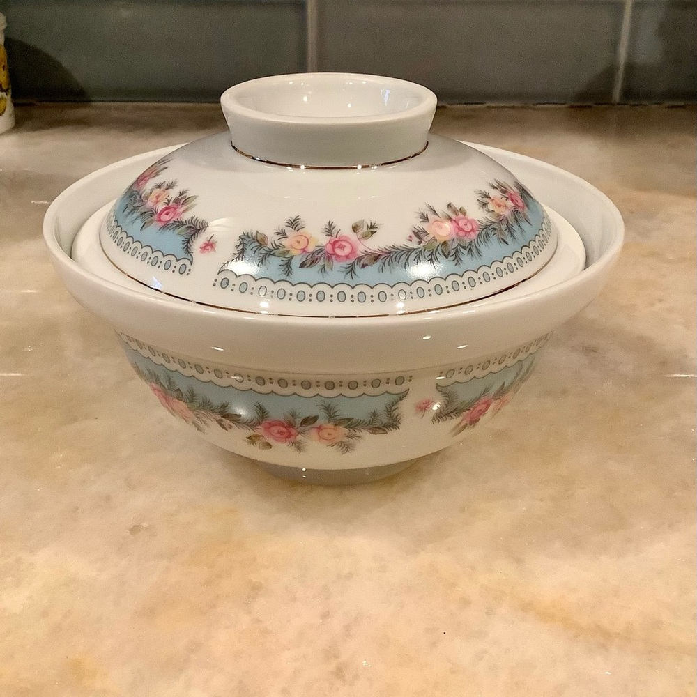 Floral Patterned Porcelain Bowl with Lid, gold color accents, delicate flowers